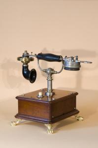 Collection Lombard - Telephones anciens - 