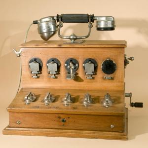 Collection Lombard - Telephones anciens - Association des Ouvriers en Instruments de Prcision